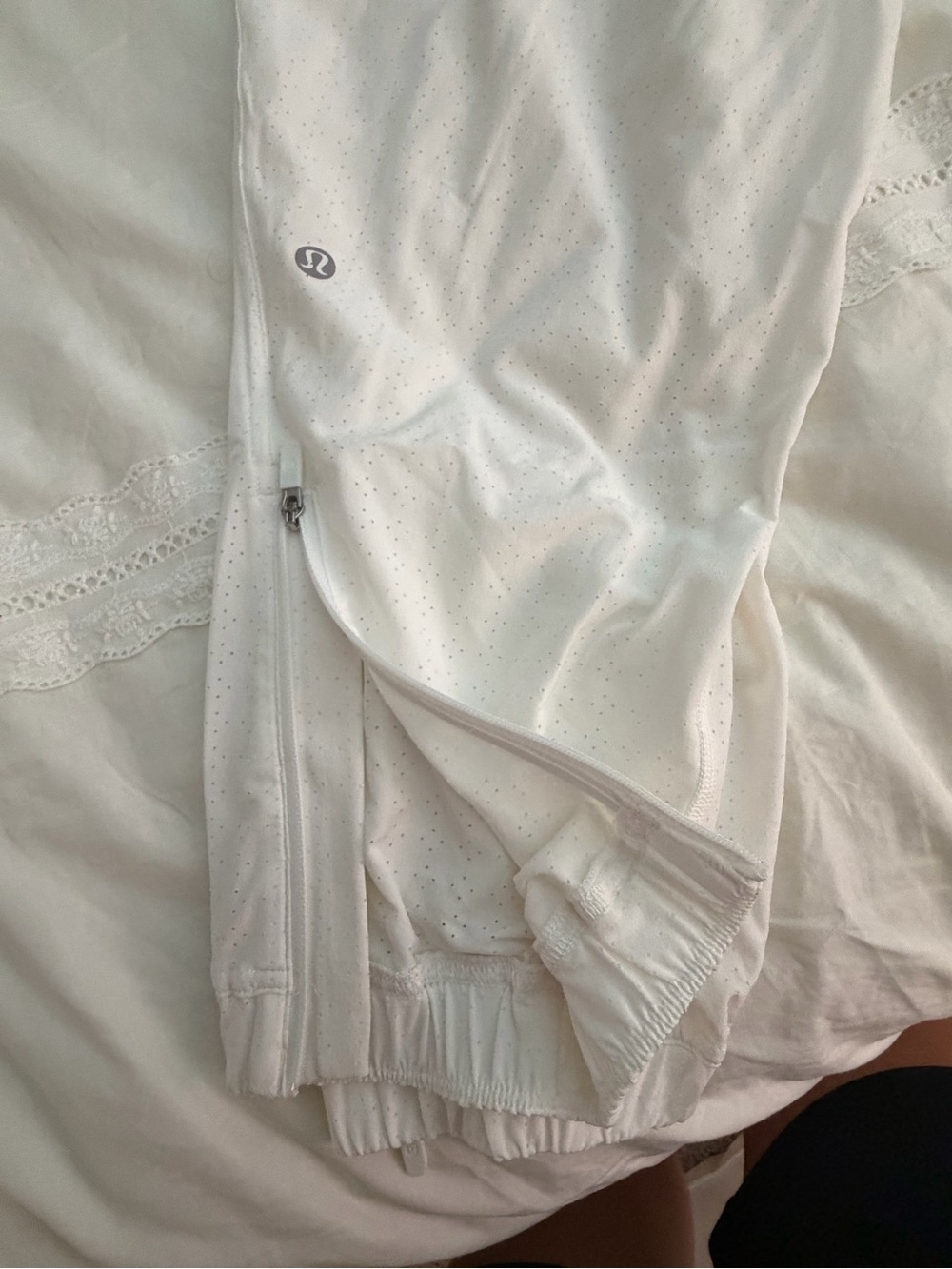 lululemon athletica Women’s White Athletic Shorts with Side Zip